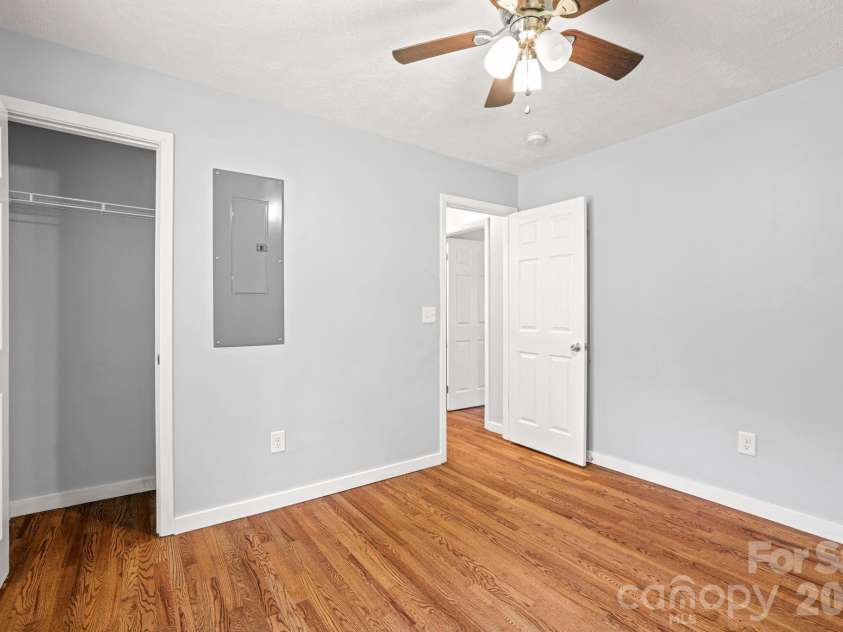 154 Cactus Lane, Franklin, NC 28734.  MLS# CAR4353446, YatesRealty ID 12812. 