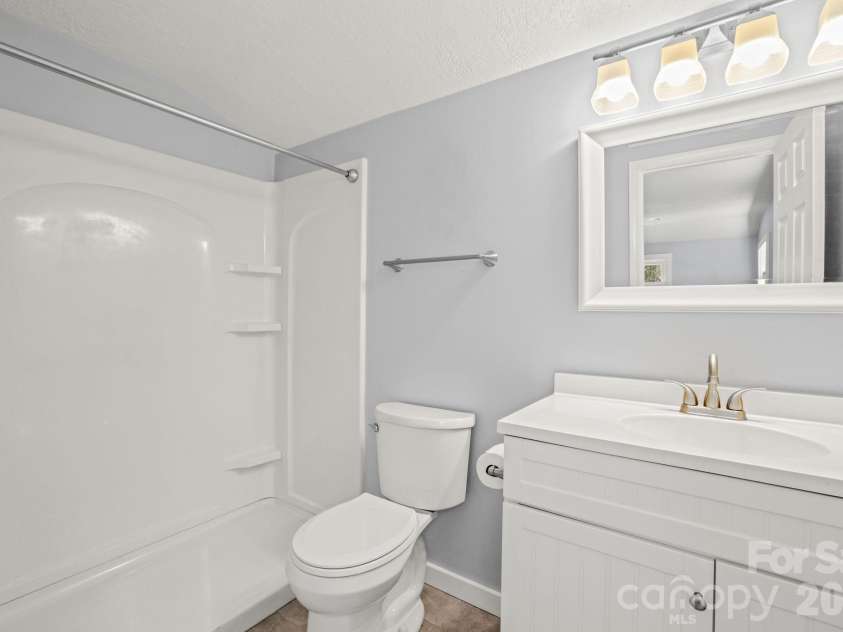 154 Cactus Lane, Franklin, NC 28734.  MLS# CAR4353446, YatesRealty ID 12812. Bathroom 2