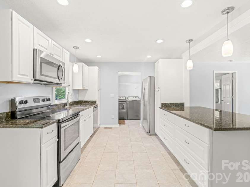 154 Cactus Lane, Franklin, NC 28734.  MLS# CAR4353446, YatesRealty ID 12812. Spacious Kitchen Space