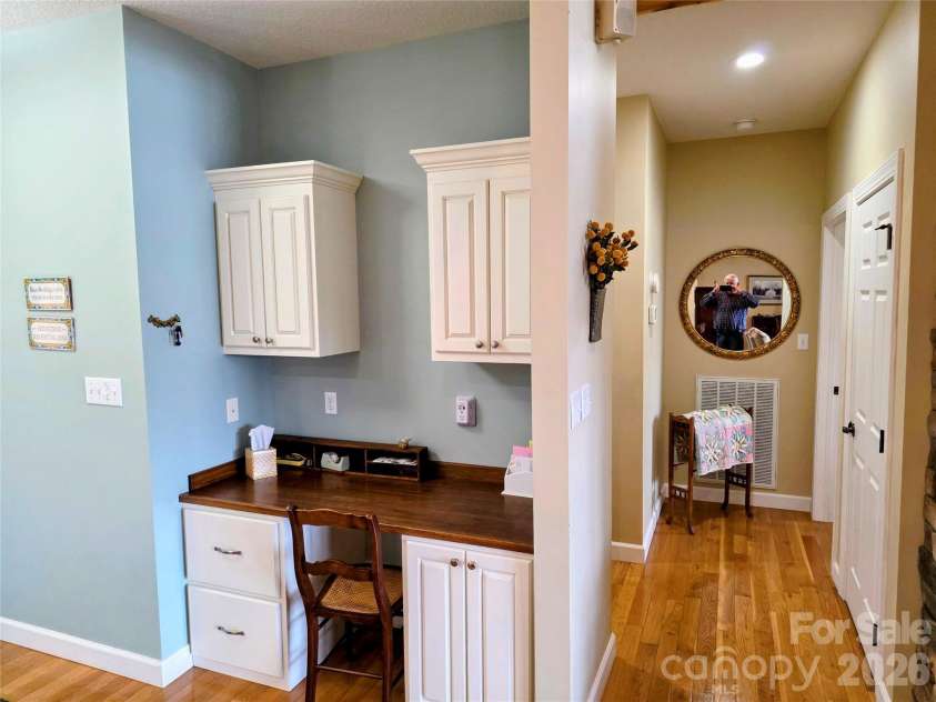 254 Ray Mine Road, Burnsville, NC 28714.  MLS# CAR4351718, YatesRealty ID 12813. Computer niche