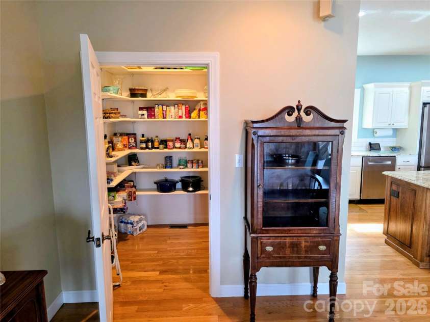 254 Ray Mine Road, Burnsville, NC 28714.  MLS# CAR4351718, YatesRealty ID 12813. Walk-in pantry