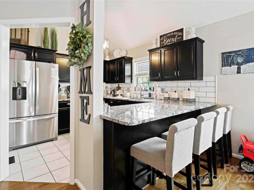 905-A Linney Lane, Shelby, NC 28152.  MLS# CAR4182092, YatesRealty ID 12814. Kitchen