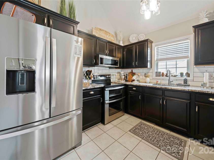 905-A Linney Lane, Shelby, NC 28152.  MLS# CAR4182092, YatesRealty ID 12814. Kitchen