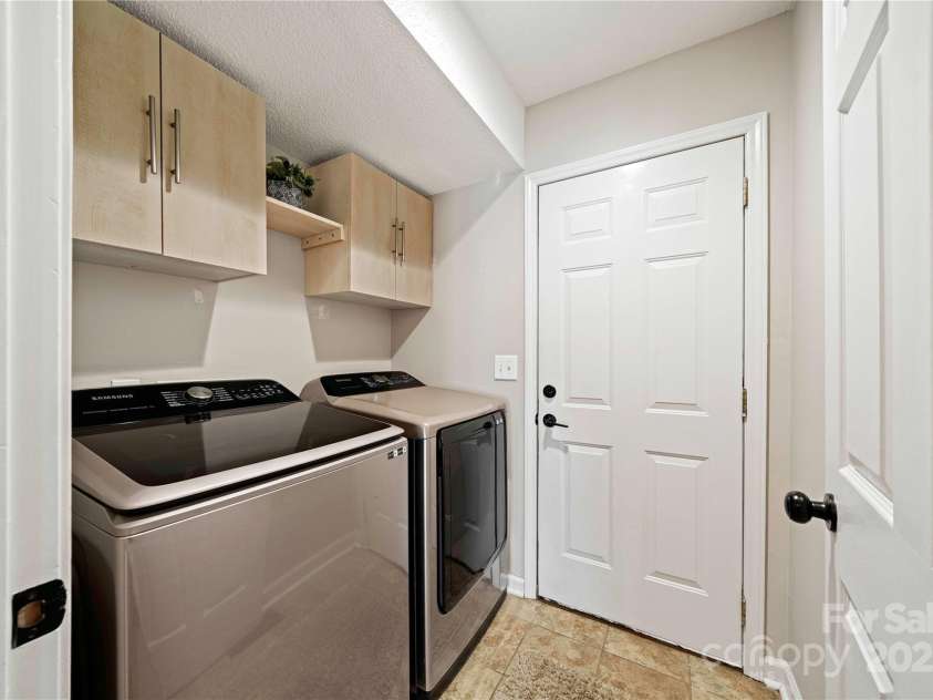 905-A Linney Lane, Shelby, NC 28152.  MLS# CAR4182092, YatesRealty ID 12814. Laundry Room