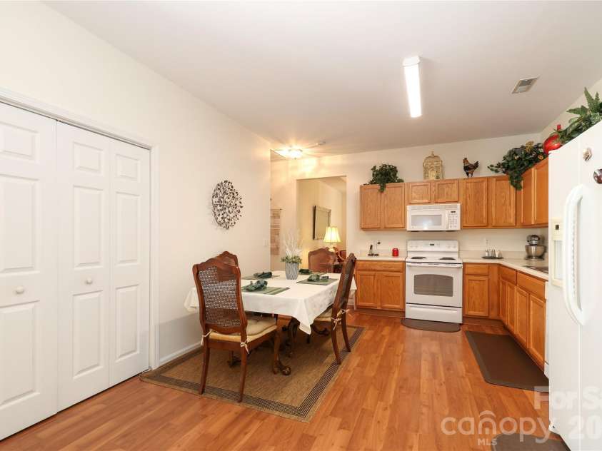 7175 Somerset Springs Drive, Charlotte, NC 28262.  MLS# CAR4370069, YatesRealty ID 12816. 