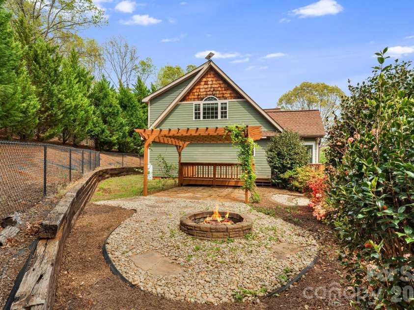 2011 Edgerton Road, Mill Spring, NC 28756.  MLS# CAR4371529, YatesRealty ID 12817. 