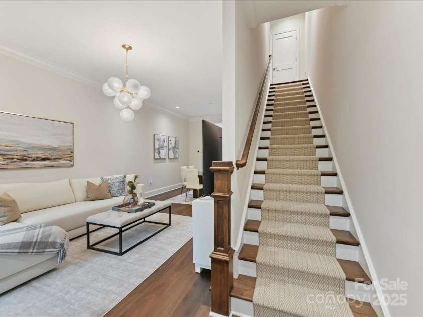 3064 Selwyn Avenue, Charlotte, NC 28209.  MLS# CAR4247196, YatesRealty ID 12817. 