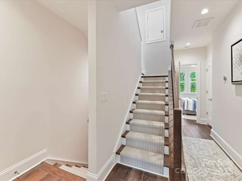 3064 Selwyn Avenue, Charlotte, NC 28209.  MLS# CAR4247196, YatesRealty ID 12817. 