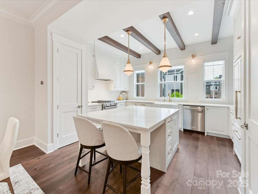 3064 Selwyn Avenue, Charlotte, NC 28209.  MLS# CAR4247196, YatesRealty ID 12817. Beautiful kitchen with Huge quartz island and room for seating