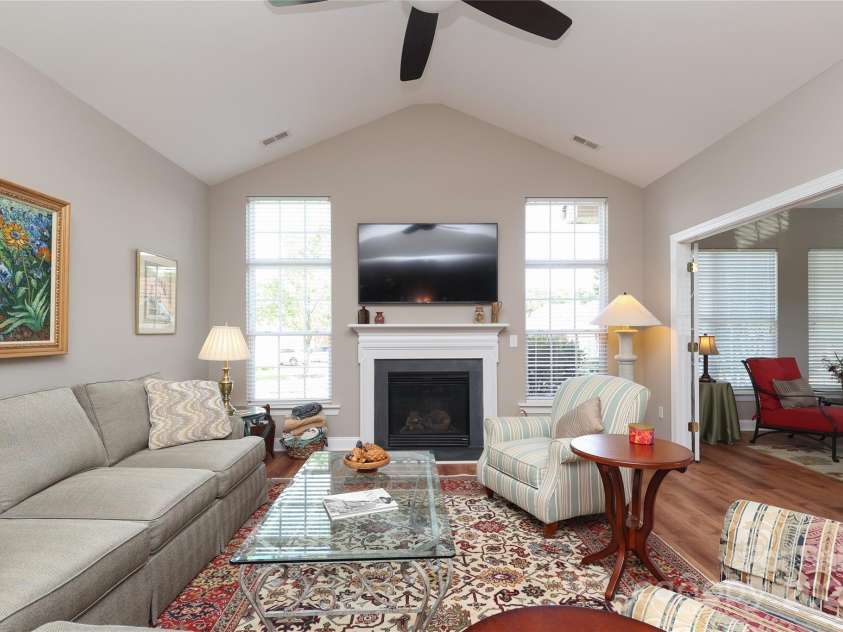 2114 Castle Court, Matthews, NC 28105.  MLS# CAR4252592, YatesRealty ID 12818. 