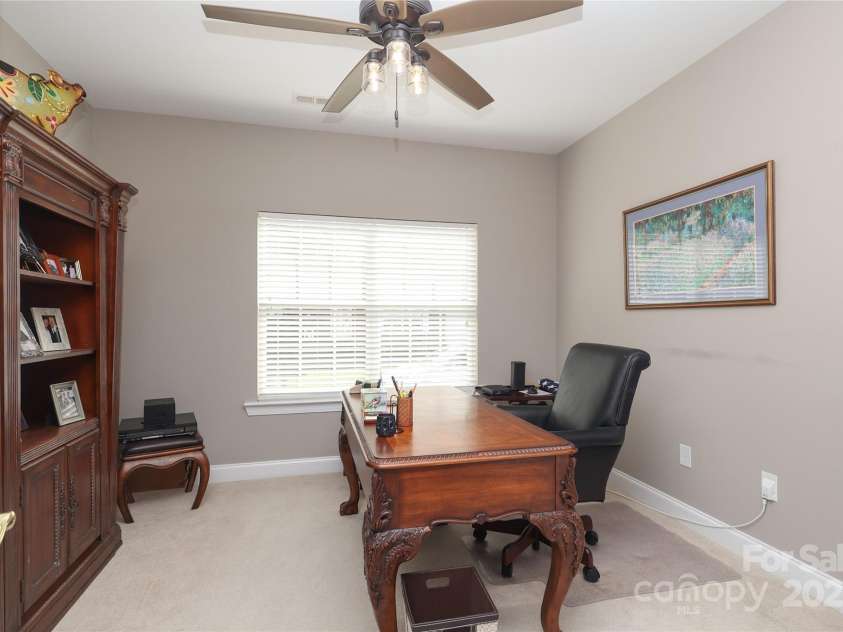 2114 Castle Court, Matthews, NC 28105.  MLS# CAR4252592, YatesRealty ID 12818. 