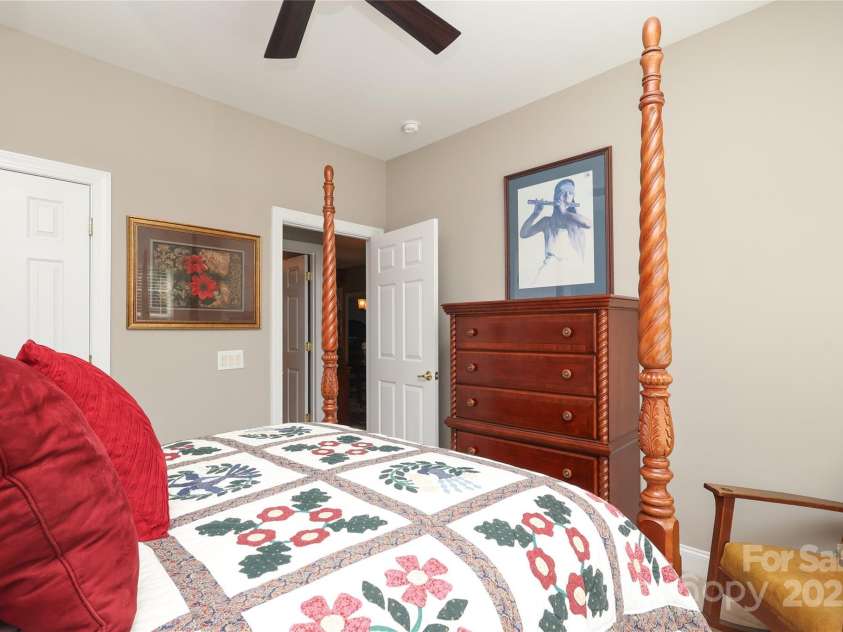 2114 Castle Court, Matthews, NC 28105.  MLS# CAR4252592, YatesRealty ID 12818. 