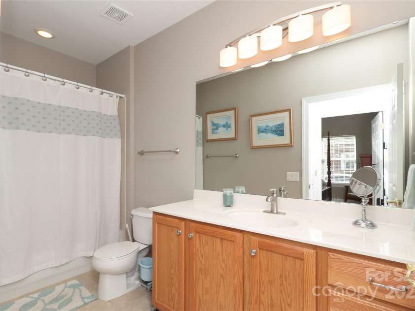 2114 Castle Court, Matthews, NC 28105.  MLS# CAR4252592, YatesRealty ID 12818. 