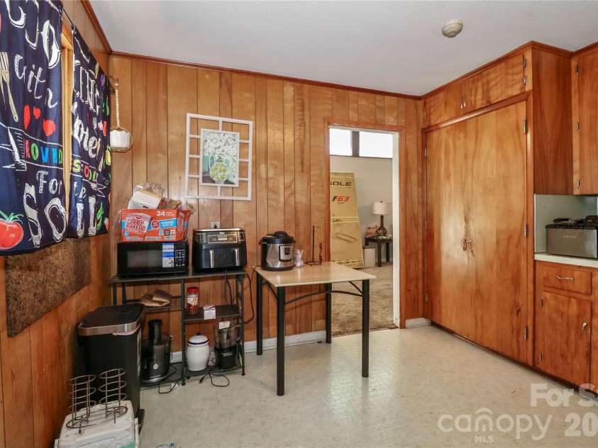 225 Midway Road, Statesville, NC 28625.  MLS# CAR4370423, YatesRealty ID 12819. 