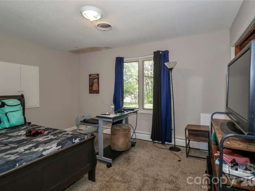 225 Midway Road, Statesville, NC 28625.  MLS# CAR4370423, YatesRealty ID 12819. 
