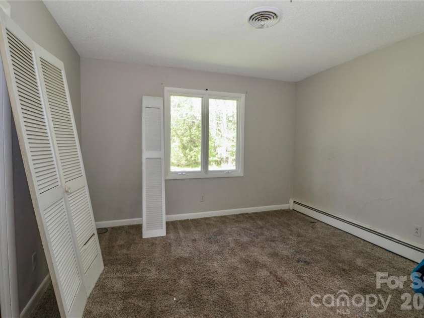 225 Midway Road, Statesville, NC 28625.  MLS# CAR4370423, YatesRealty ID 12819. 
