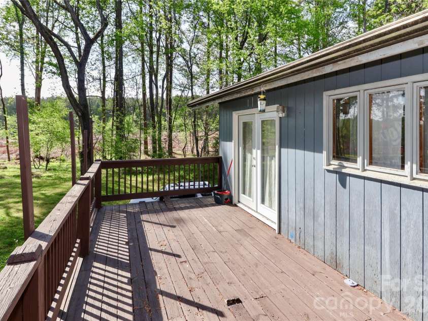 225 Midway Road, Statesville, NC 28625.  MLS# CAR4370423, YatesRealty ID 12819. 
