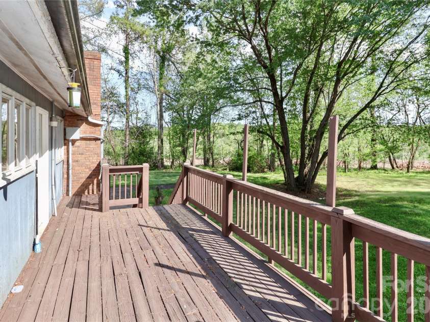 225 Midway Road, Statesville, NC 28625.  MLS# CAR4370423, YatesRealty ID 12819. 