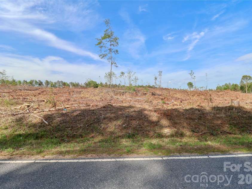 225 Midway Road, Statesville, NC 28625.  MLS# CAR4370423, YatesRealty ID 12819. 
