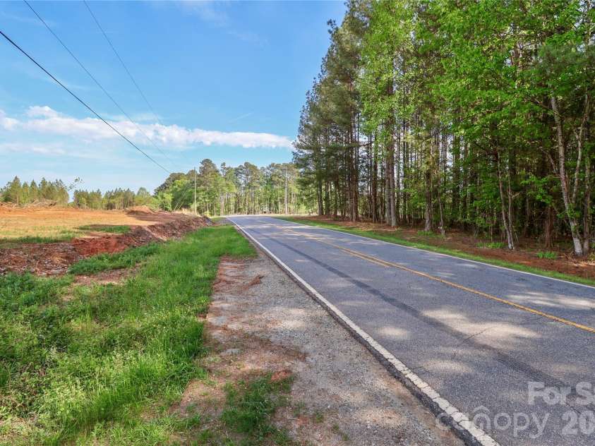 225 Midway Road, Statesville, NC 28625.  MLS# CAR4370423, YatesRealty ID 12819. 