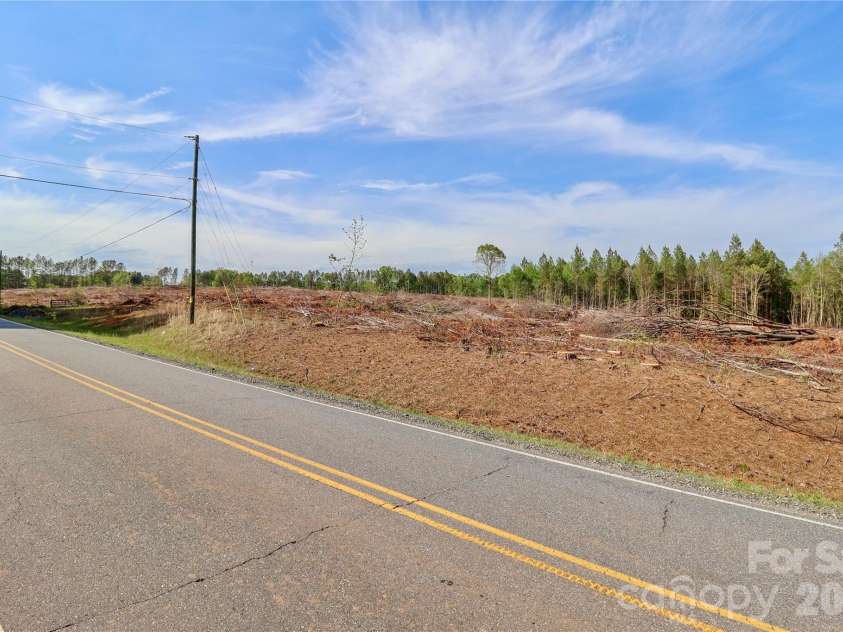 225 Midway Road, Statesville, NC 28625.  MLS# CAR4370423, YatesRealty ID 12819. 