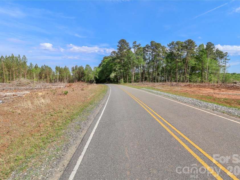 225 Midway Road, Statesville, NC 28625.  MLS# CAR4370423, YatesRealty ID 12819. 