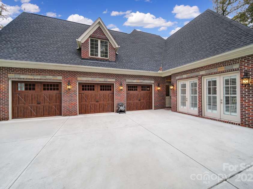 4071 Poplar Ridge Drive, Fort Mill, SC 29715.  MLS# CAR4244067, YatesRealty ID 12819. 