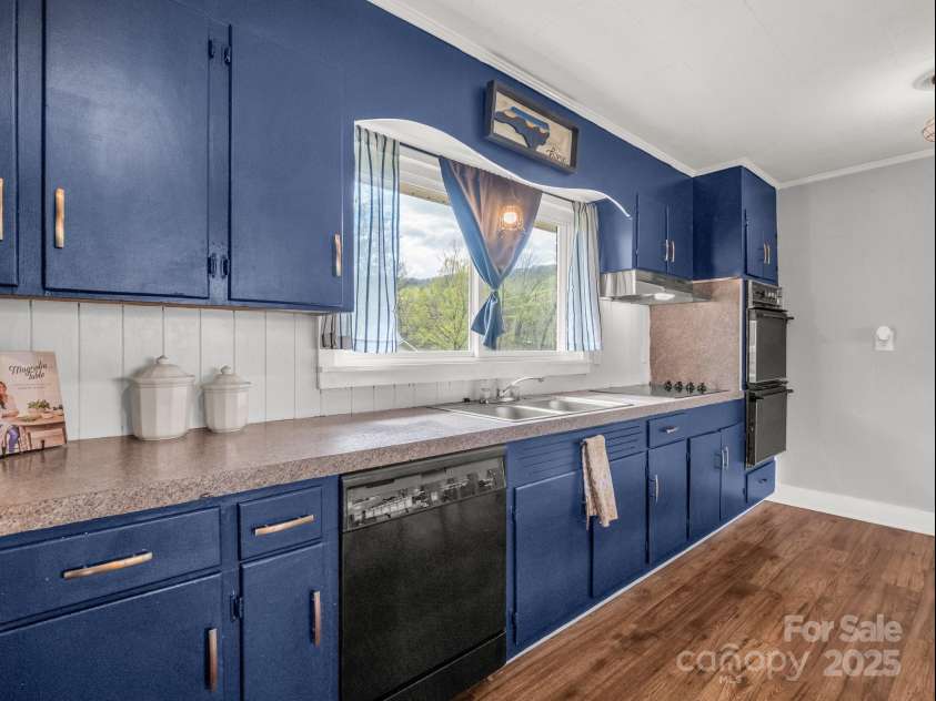 88 Valley Street, Marion, NC 28752.  MLS# CAR4247469, YatesRealty ID 12820. 