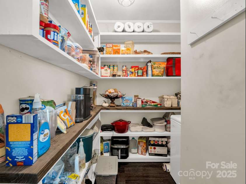 88 Valley Street, Marion, NC 28752.  MLS# CAR4247469, YatesRealty ID 12820. Walk In Pantry