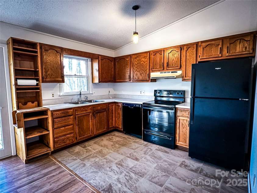 30 Cedar Hill Lane, Weaverville, NC 28787.  MLS# CAR4234678, YatesRealty ID 12821. 