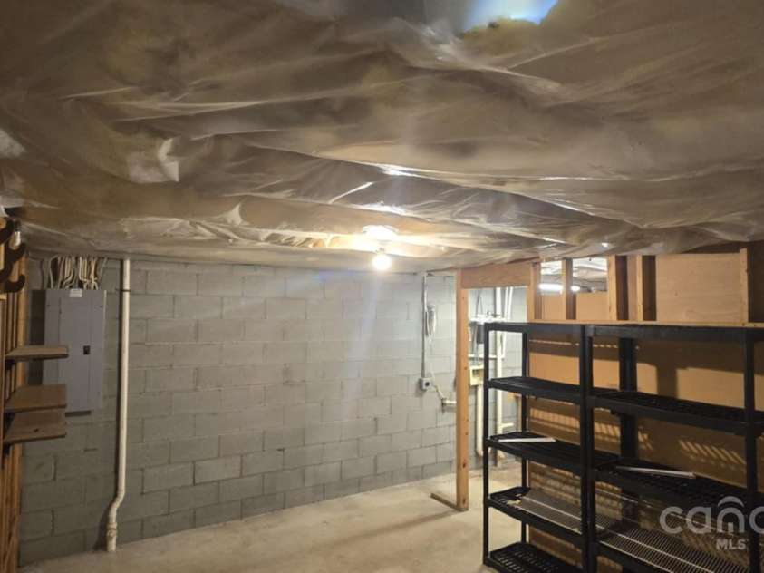 30 Cedar Hill Lane, Weaverville, NC 28787.  MLS# CAR4234678, YatesRealty ID 12821. 