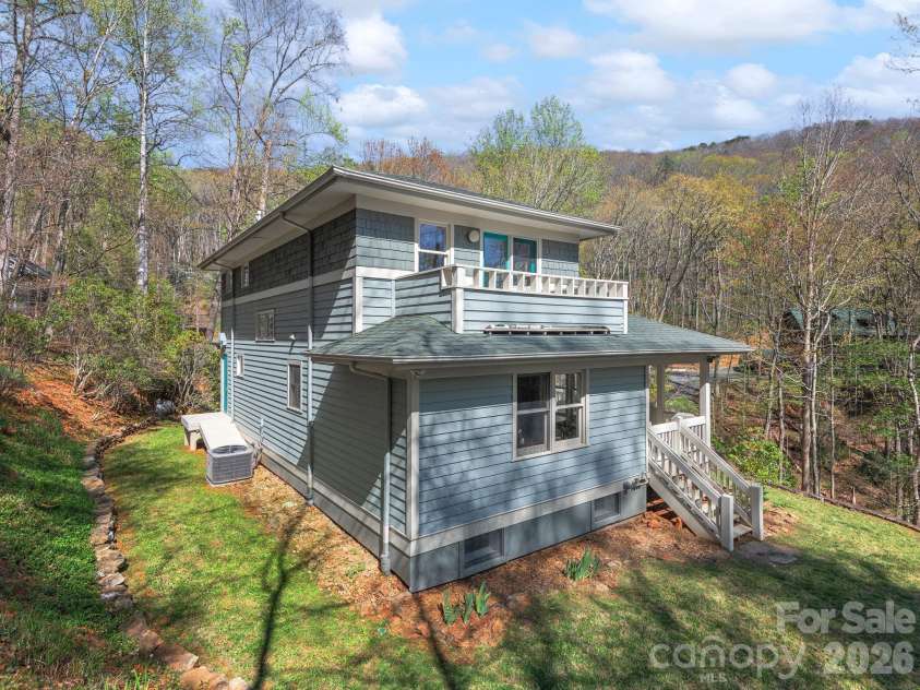 312 Covewood Trail, Asheville, NC 28805.  MLS# CAR4368334, YatesRealty ID 12821. 