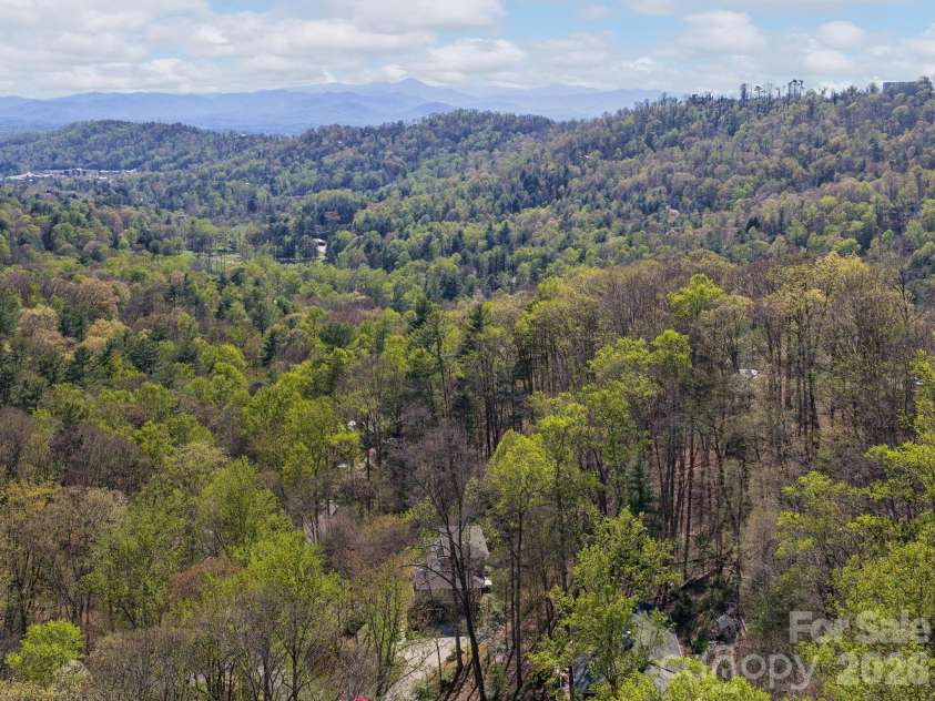 312 Covewood Trail, Asheville, NC 28805.  MLS# CAR4368334, YatesRealty ID 12821. 