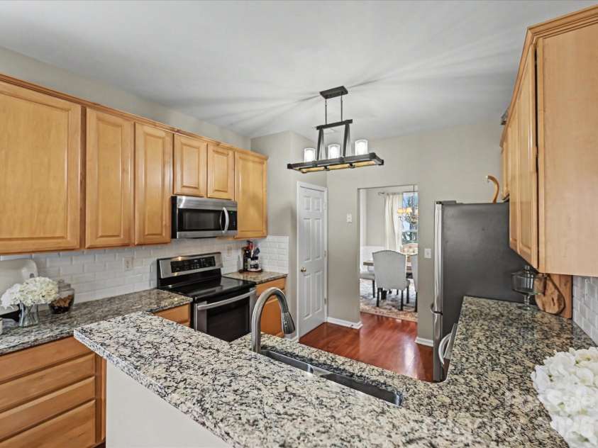 11512 Erwin Ridge Avenue, Charlotte, NC 28213.  MLS# CAR4353380, YatesRealty ID 12822. 