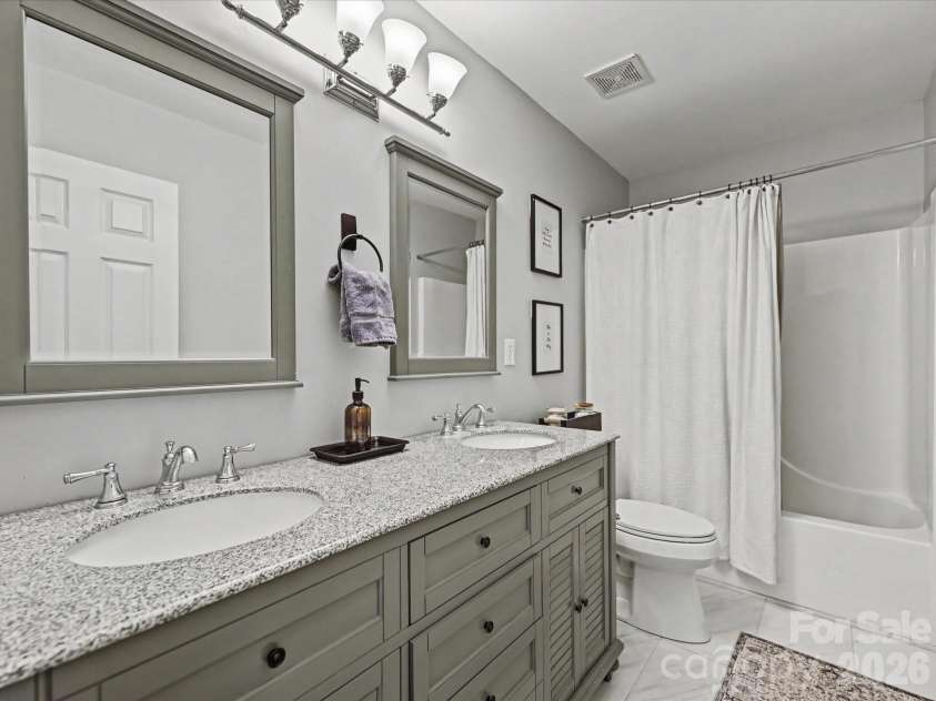11512 Erwin Ridge Avenue, Charlotte, NC 28213.  MLS# CAR4353380, YatesRealty ID 12822. 