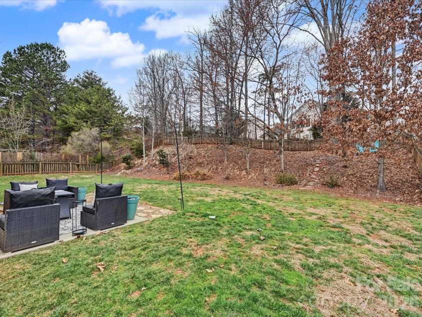 11512 Erwin Ridge Avenue, Charlotte, NC 28213.  MLS# CAR4353380, YatesRealty ID 12822. 