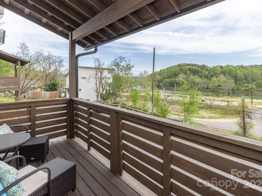 1061 Riverside Drive, Asheville, NC 28804.  MLS# CAR4250839, YatesRealty ID 12823. 