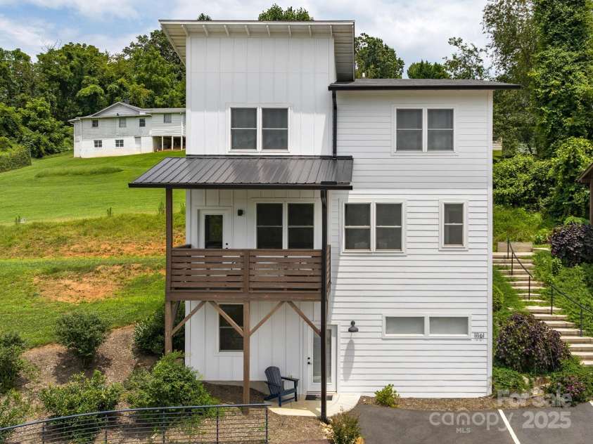 1061 Riverside Drive, Asheville, NC 28804.  MLS# CAR4250839, YatesRealty ID 12823. 
