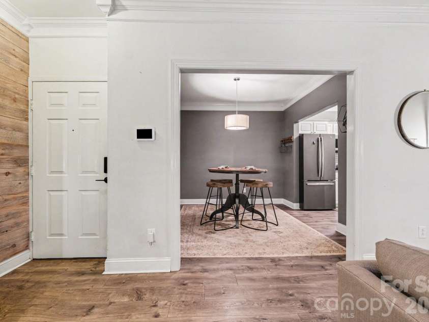 1012 Queens Road, Charlotte, NC 28207.  MLS# CAR4363907, YatesRealty ID 12824. 