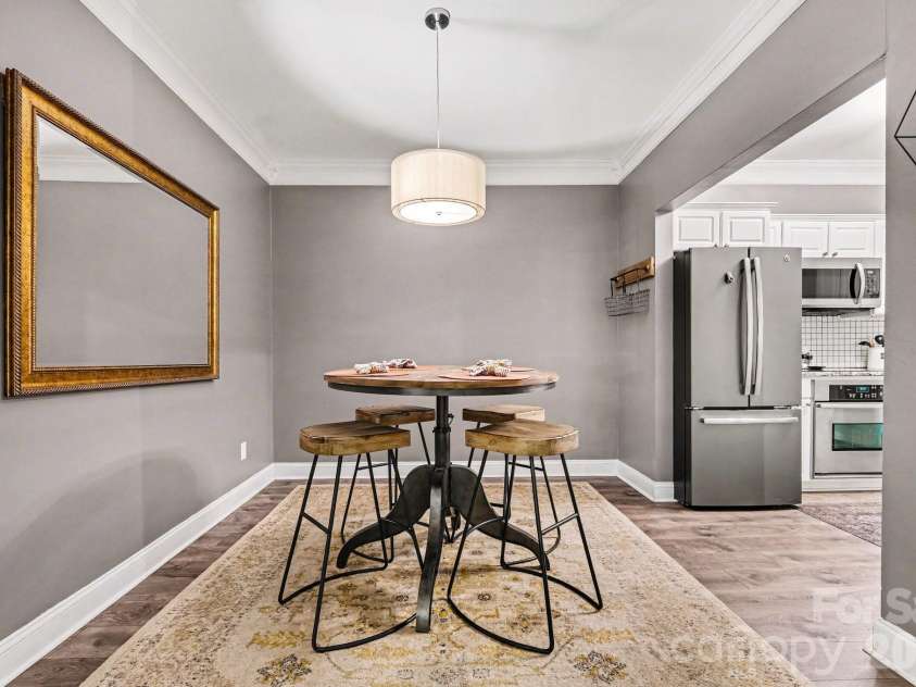 1012 Queens Road, Charlotte, NC 28207.  MLS# CAR4363907, YatesRealty ID 12824. 