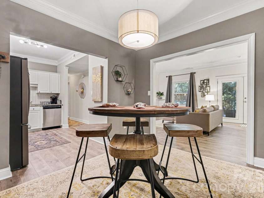 1012 Queens Road, Charlotte, NC 28207.  MLS# CAR4363907, YatesRealty ID 12824. 