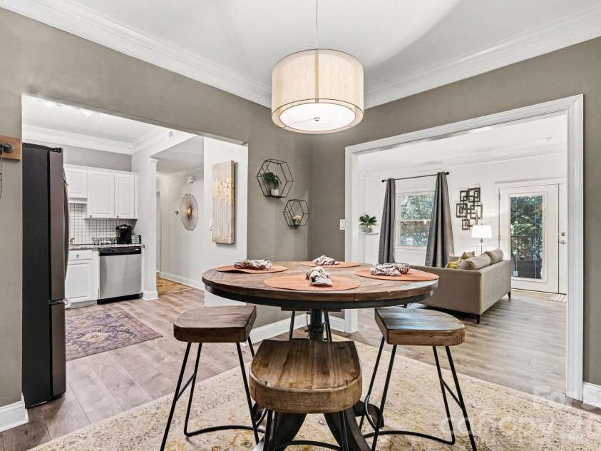 1012 Queens Road, Charlotte, NC 28207.  MLS# CAR4363907, YatesRealty ID 12824. 