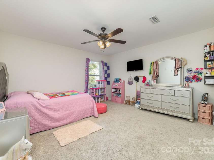 8411 Washoe Pine Lane, Charlotte, NC 28215.  MLS# CAR4219502, YatesRealty ID 12824. 2nd bedroom
