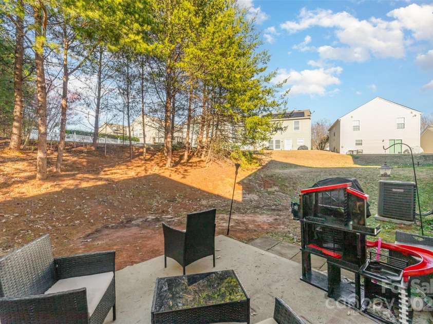 8411 Washoe Pine Lane, Charlotte, NC 28215.  MLS# CAR4219502, YatesRealty ID 12824. Back yard 2