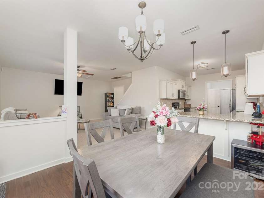8411 Washoe Pine Lane, Charlotte, NC 28215.  MLS# CAR4219502, YatesRealty ID 12824. Dining area 2