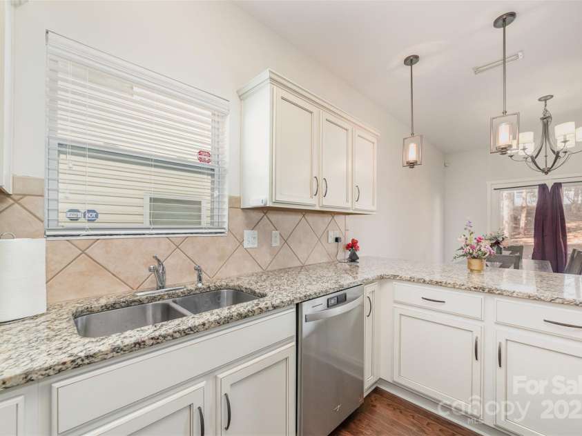 8411 Washoe Pine Lane, Charlotte, NC 28215.  MLS# CAR4219502, YatesRealty ID 12824. Kitchen 2