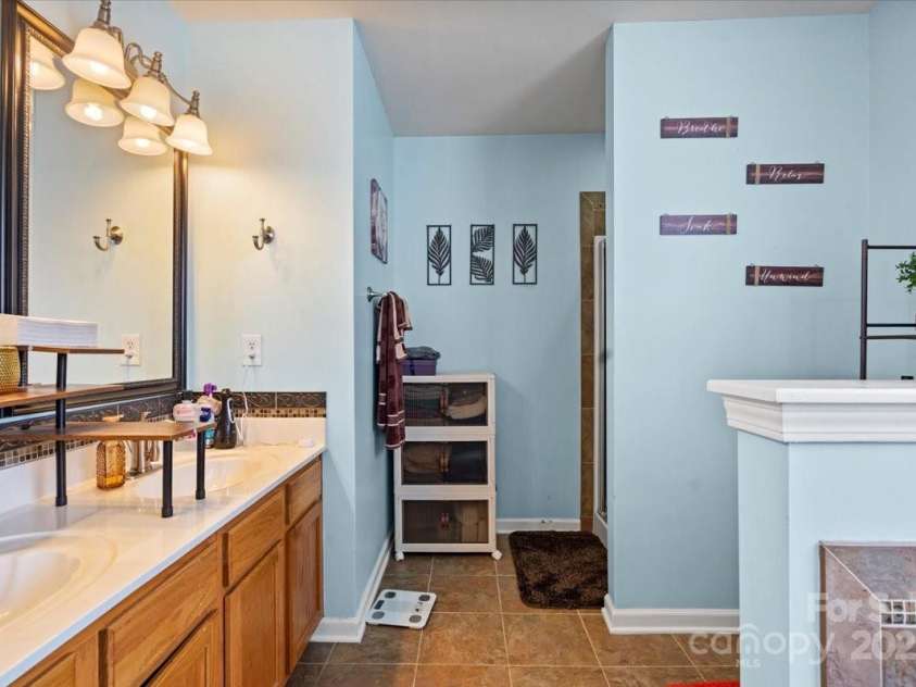 4710 Nijinsky Court, Charlotte, NC 28216.  MLS# CAR4233799, YatesRealty ID 12825. 