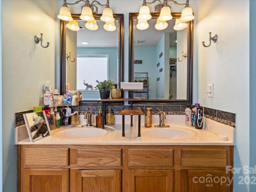 4710 Nijinsky Court, Charlotte, NC 28216.  MLS# CAR4233799, YatesRealty ID 12825. 