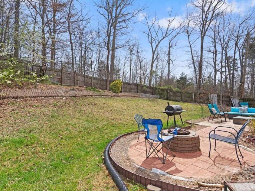 4710 Nijinsky Court, Charlotte, NC 28216.  MLS# CAR4233799, YatesRealty ID 12825. 