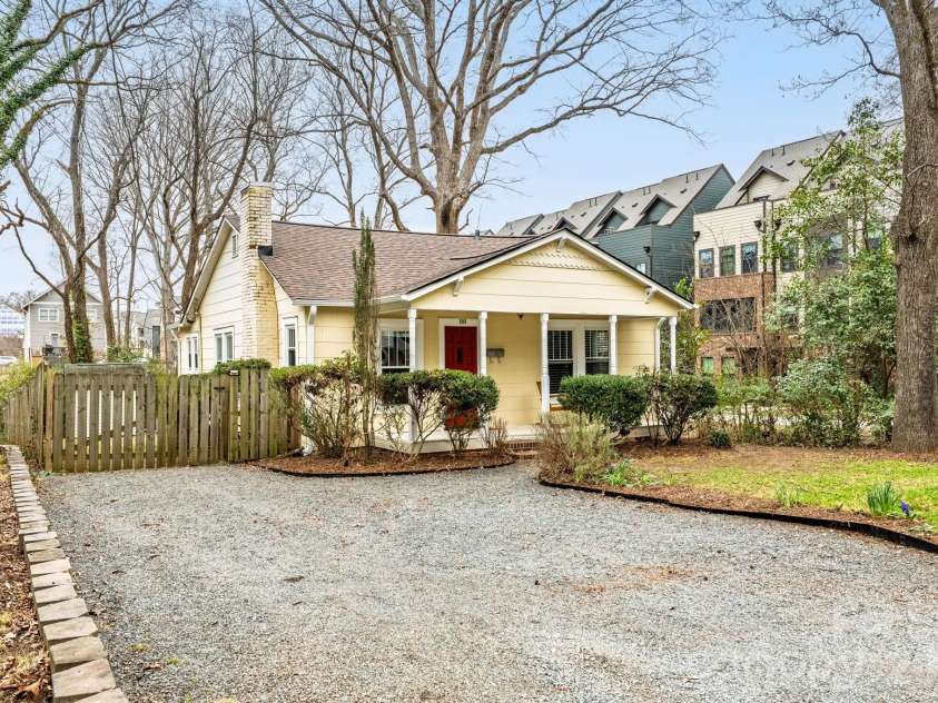900 Sweetbriar Street, Charlotte, NC 28205.  MLS# CAR4352332, YatesRealty ID 12825. 